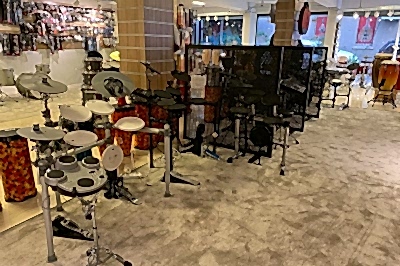 İstanbul, Beyoğlu (Tünel) Davul & Perküsyon Mağazası, Fotoğraf: (8/9)