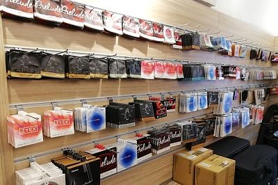 İstanbul, Beyoğlu (Tünel) Yaylı Enstrüman Mağazası, Fotoğraf: (4/4)